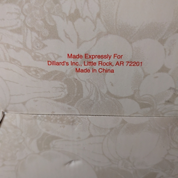 Signature Home Collection Ceramic Basket - Picture 7 of 7